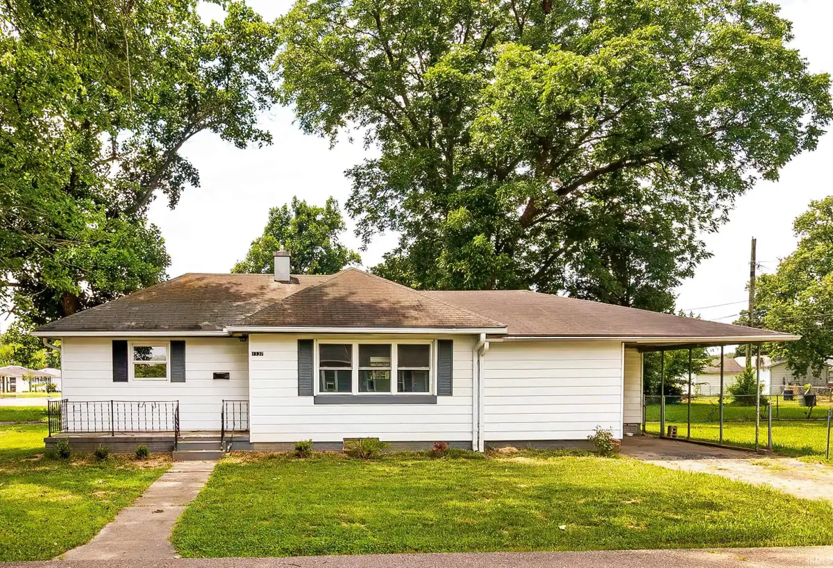 1137 E 2nd Street, Mount Vernon, IN 47620 - #1