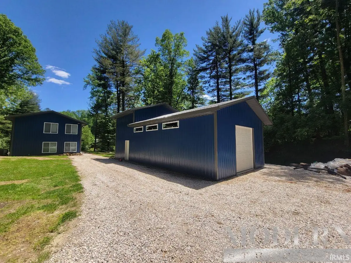 1220 County Rd 900 S, Oakland City, IN 47660 - #1