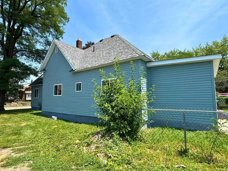 121 E Memorial Drive, Muncie, IN 47302 - #2