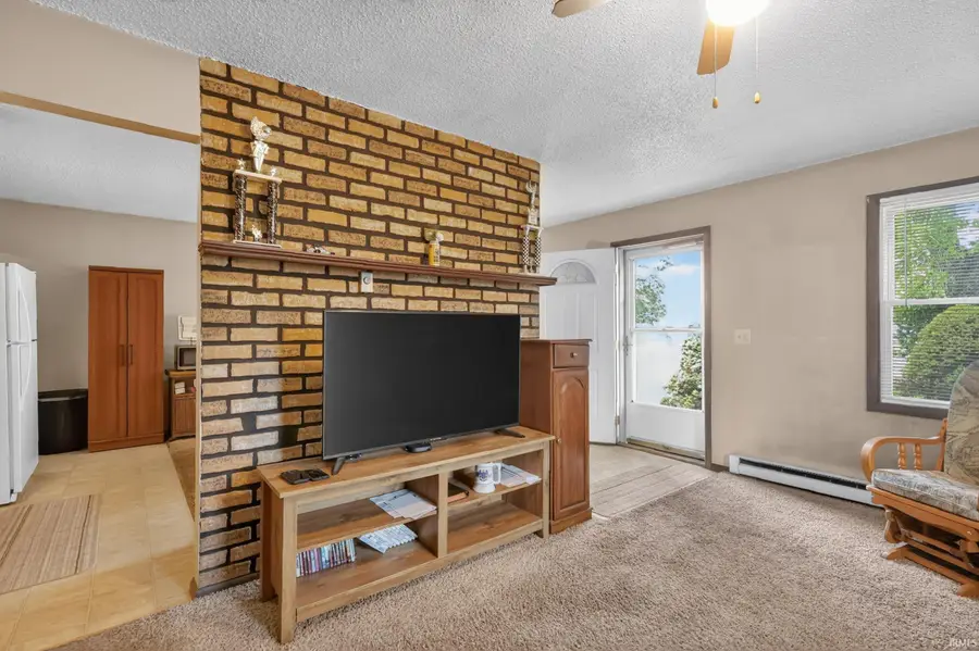 304 S Wayne Street, Flora, IN 46929 - #3
