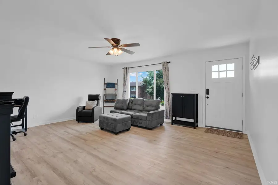 10438 S Eastgate Drive, Mount Vernon, IN 47620 - #2