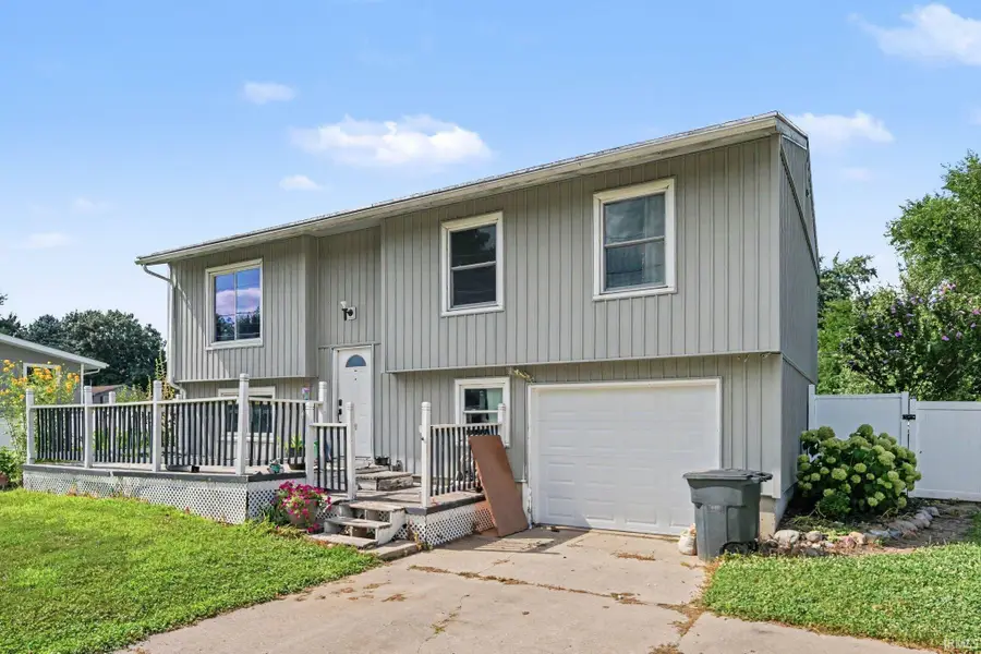 3121 Peddlers Village Road, Goshen, IN 46526 - #2