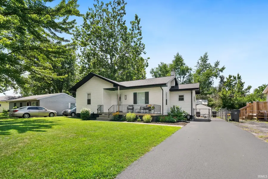 215 E Maple Grove Street, Syracuse, IN 46567 - #3