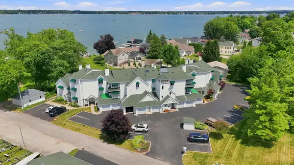 11520 N Lake View Trace #9, Syracuse, IN 46567