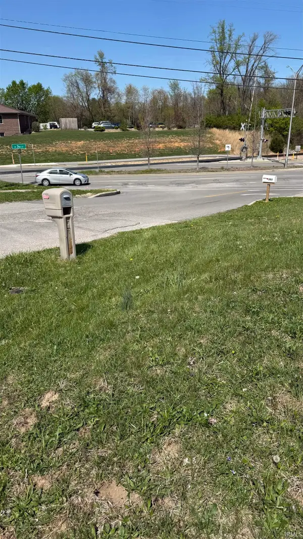 307 S Muller Parkway, Bloomington, IN 47403