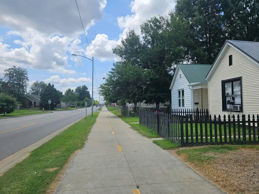1312 E Walnut Street, Evansville, IN 47714 - #2