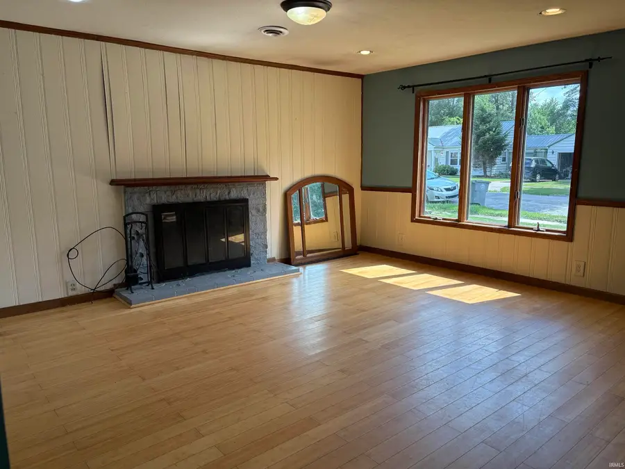 1410 E Locust Street, Vincennes, IN 47591 - #2