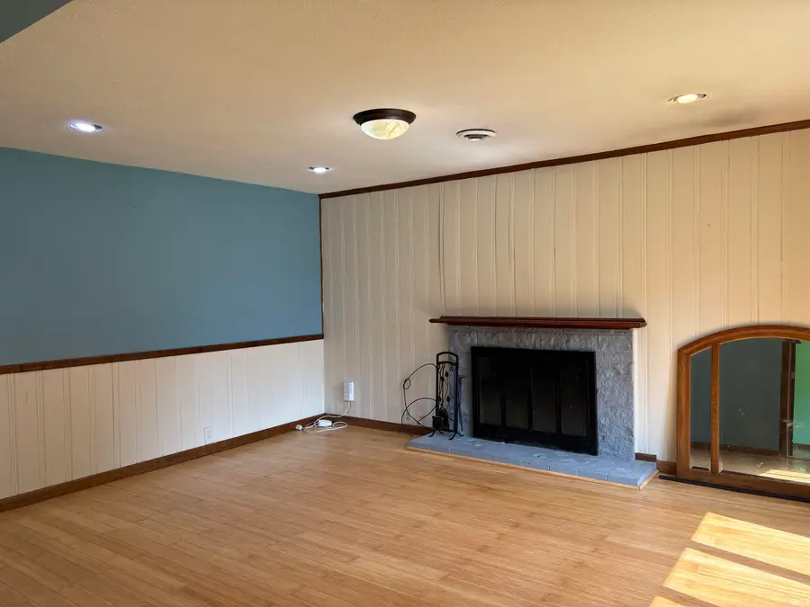 1410 E Locust Street, Vincennes, IN 47591 - #3