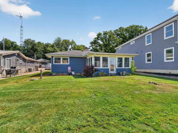 1913 Chapman Lake Drive, Warsaw, IN 46580