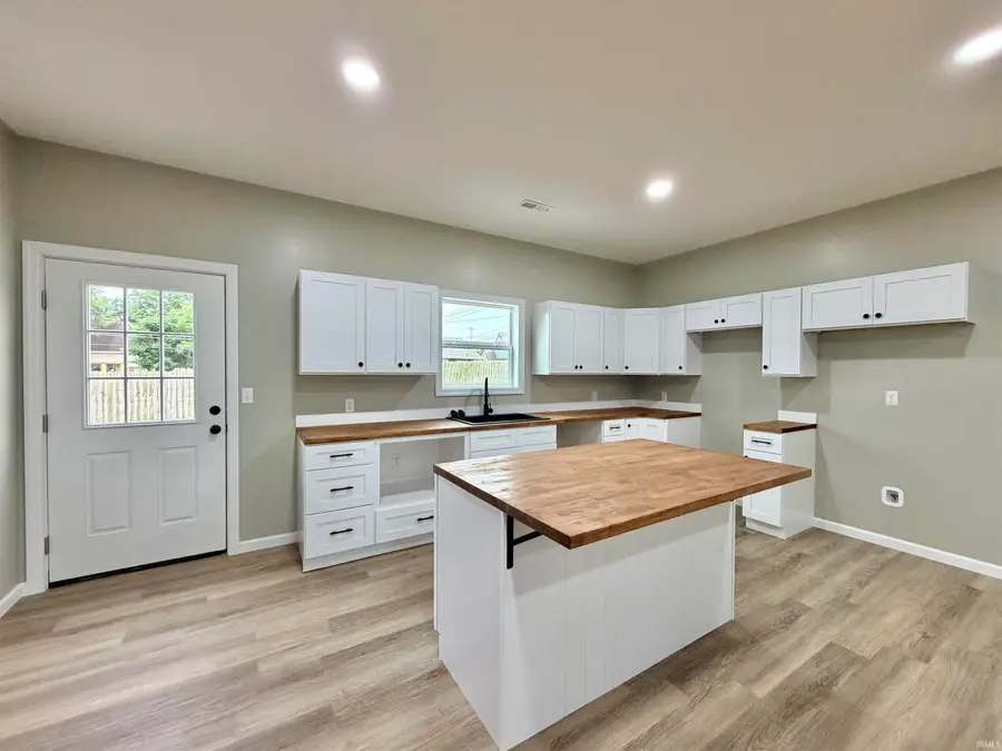 1129 Roosevelt Street, Linton, IN 47441 - #3