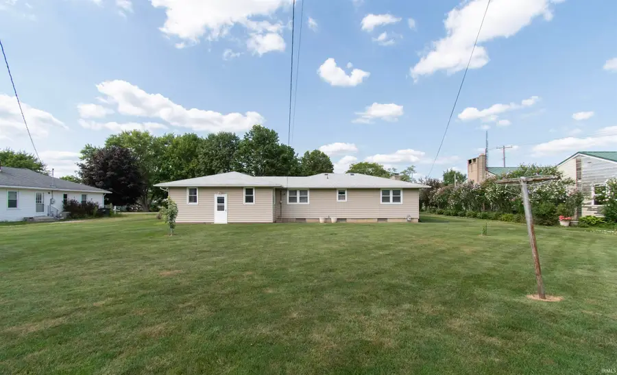 912 E Hazel Street, Albion, IN 46701 - #2