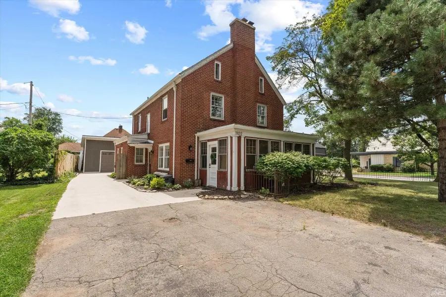 1102 E Wayne Street, South Bend, IN 46615 - #2