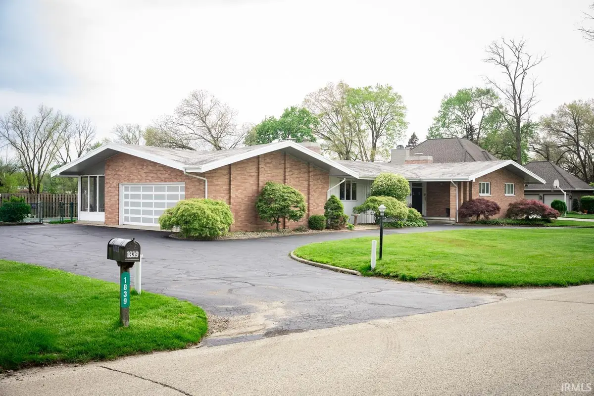 1839 Rainbow Bend Boulevard, Elkhart, IN 46514 - #1