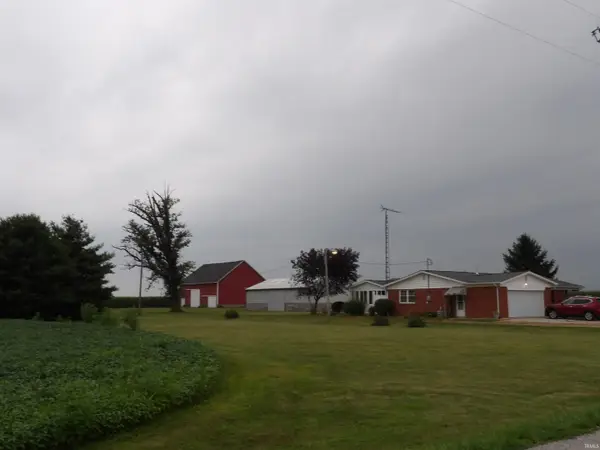 5748 S 700 East Road, Walton, IN 46994