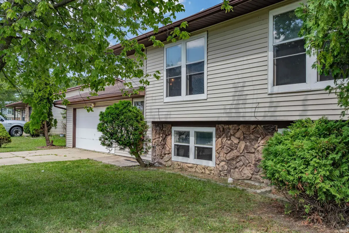 7020 Peartree Lane, Fort Wayne, IN 46825 - #1