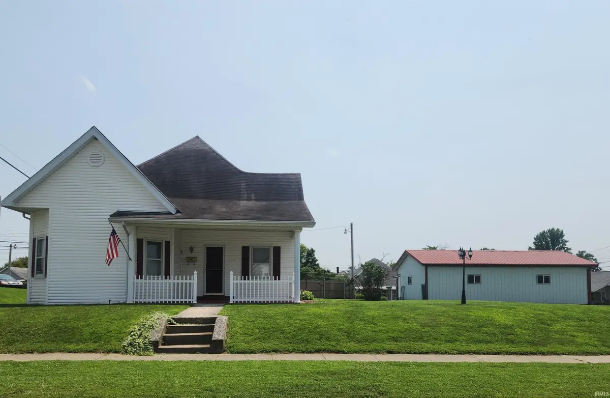 909 W Walnut Street, Washington, IN 47501 - #1