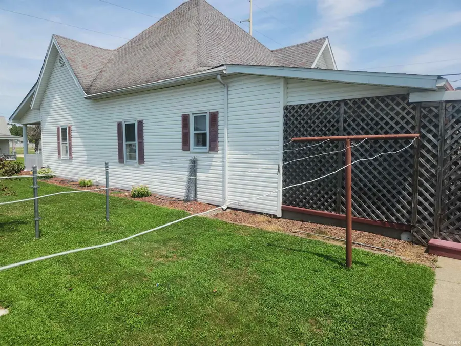 909 W Walnut Street, Washington, IN 47501 - #3