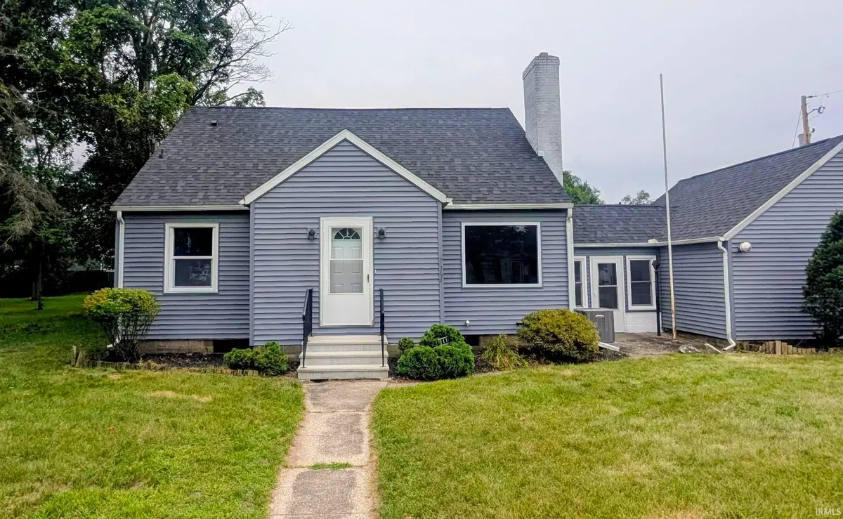 711 W Lusher Avenue, Elkhart, IN 46516 - #1