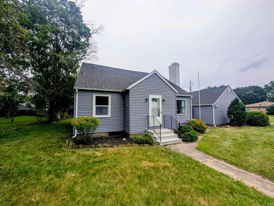 711 W Lusher Avenue, Elkhart, IN 46516 - #3