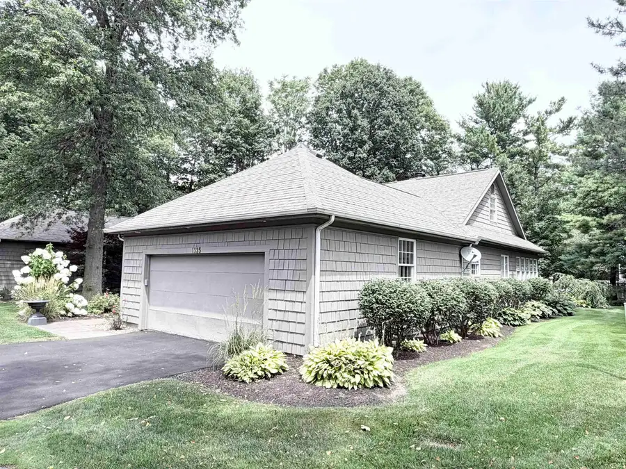 1325 E Erskine Manor Hill Drive, South Bend, IN 46614 - #3