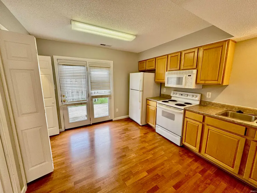 3404 S Oaklawn Circle, Bloomington, IN 47401 - #3