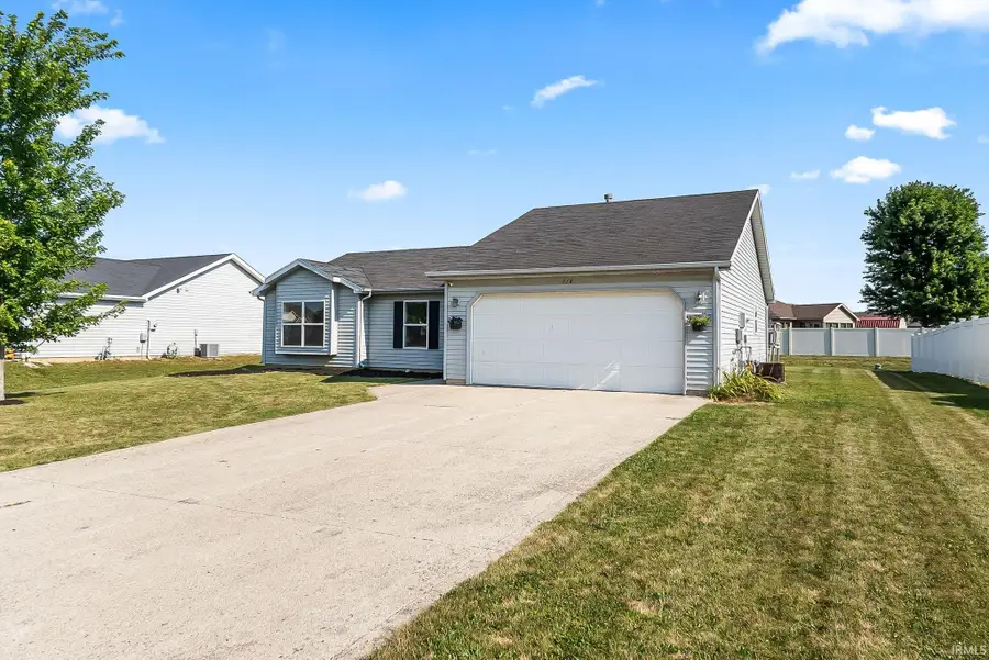 914 Meadow Way, Churubusco, IN 46723 - #3