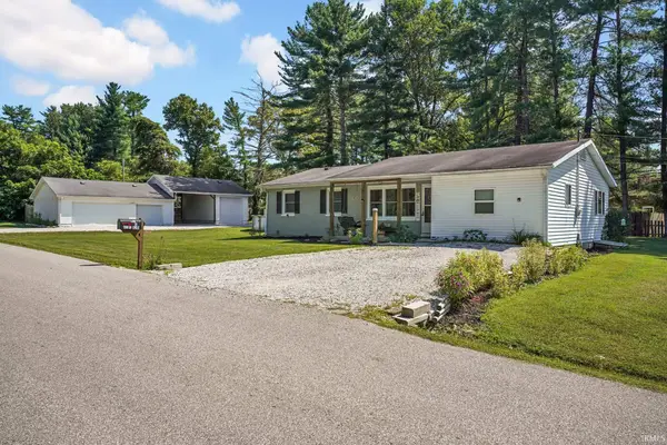28 Trinton Circle Common, Bedford, IN 47421