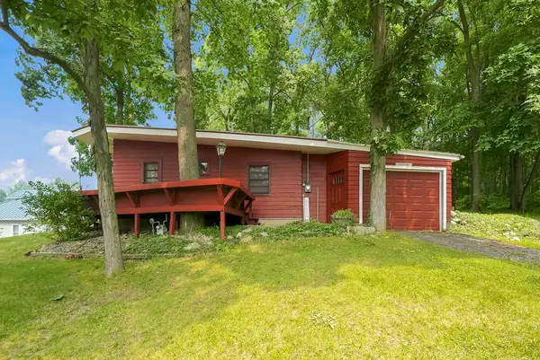 35 Lane 200d Lake James Lane, Angola, IN 46703