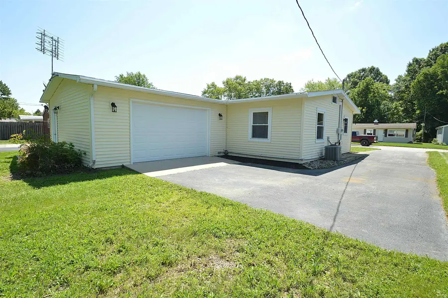606 Opal Street, Huntington, IN 46750 - #3