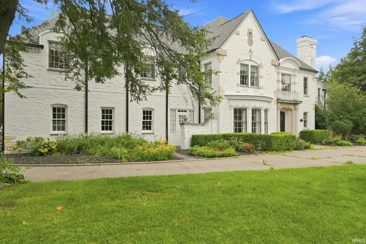 116 E Beardsley Avenue, Elkhart, IN 46514 - #1