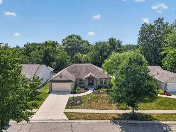 918 Falcon Creek Parkway, Fort Wayne, IN 46845