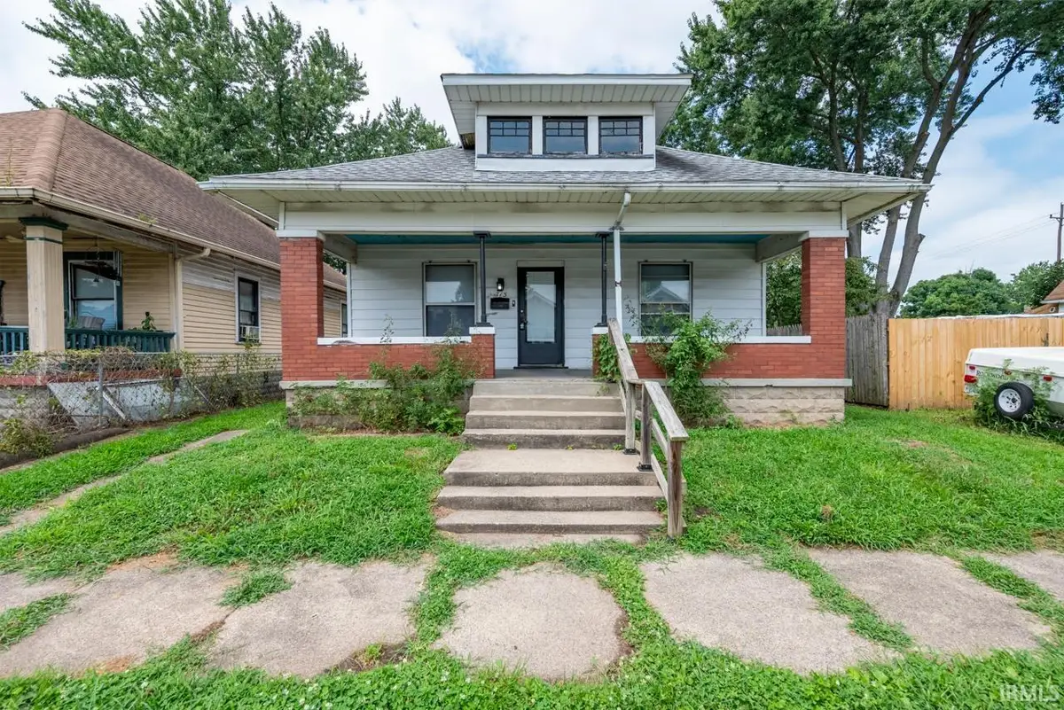 715 S 16th Street, Terre Haute, IN 47807 - #1