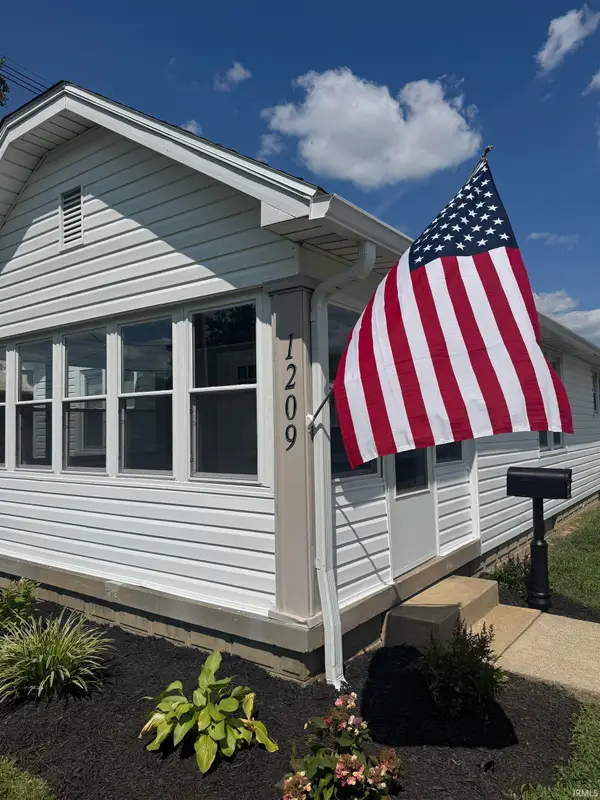 1209 N Boeke Road, Evansville, IN 47711