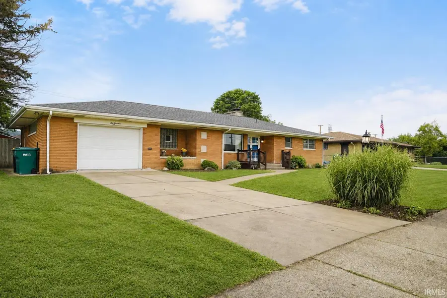 619 W 13th Street, Mishawaka, IN 46544 - #3