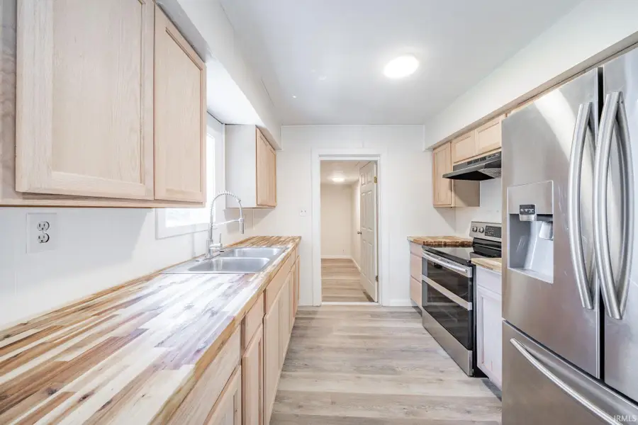 107 E Berkley Avenue, Muncie, IN 47303 - #2