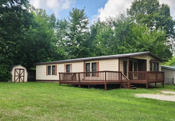 9837 N Happiness Drive, Syracuse, IN 46567