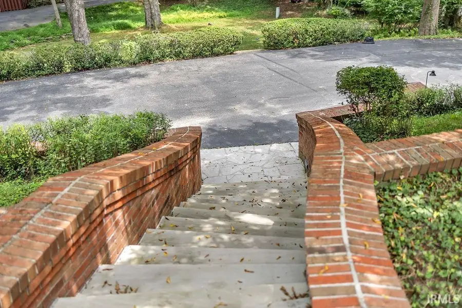 648 S Woodscrest Drive, Bloomington, IN 47401 - #3
