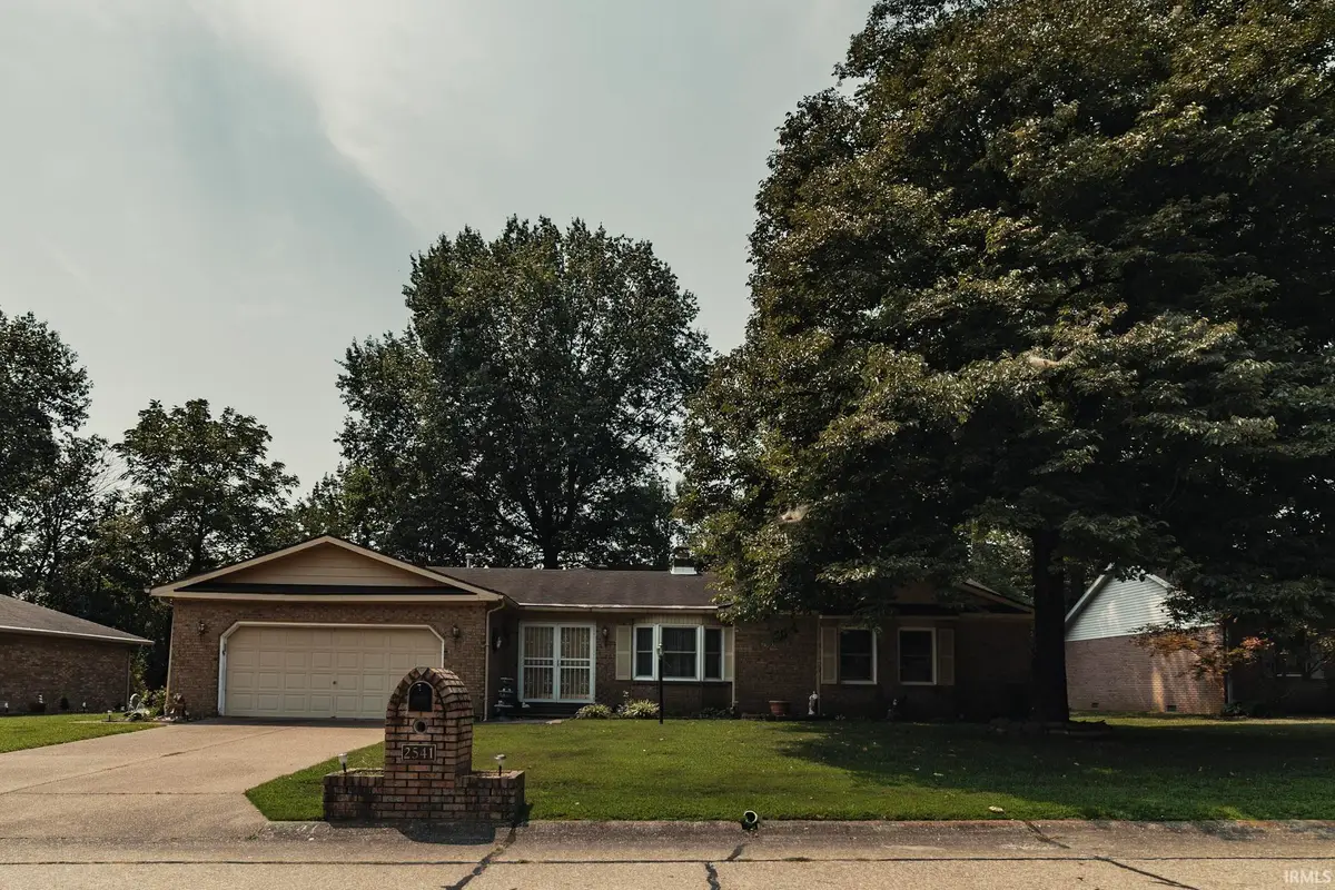 2541 Malibu Drive, Evansville, IN 47725 - #1