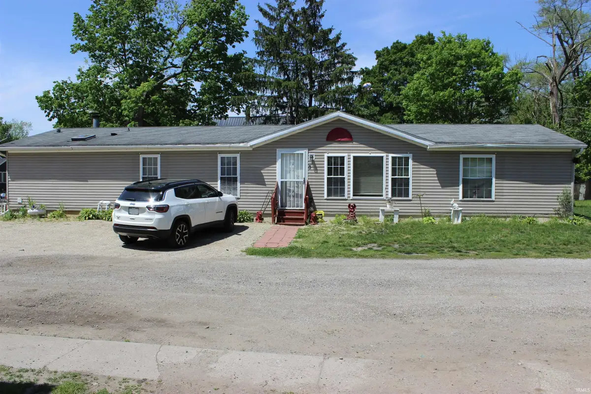 1022 W Garfield Avenue, Elkhart, IN 46516 - #1