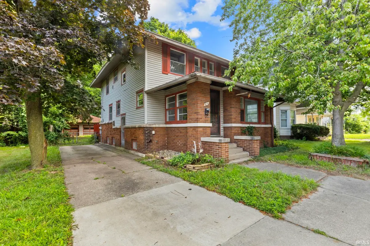 614 W Beardsley Avenue, Elkhart, IN 46514 - #1
