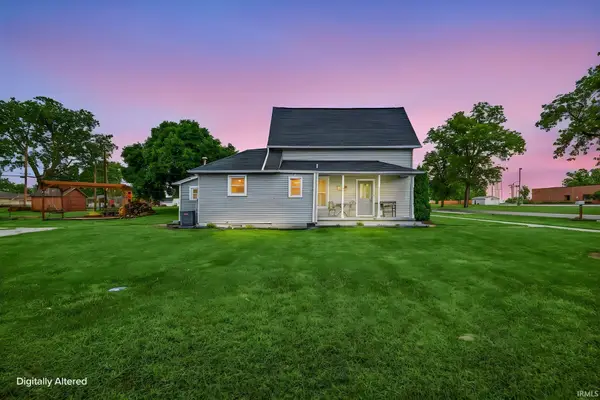 607 E Walnut Street, Chalmers, IN 47929