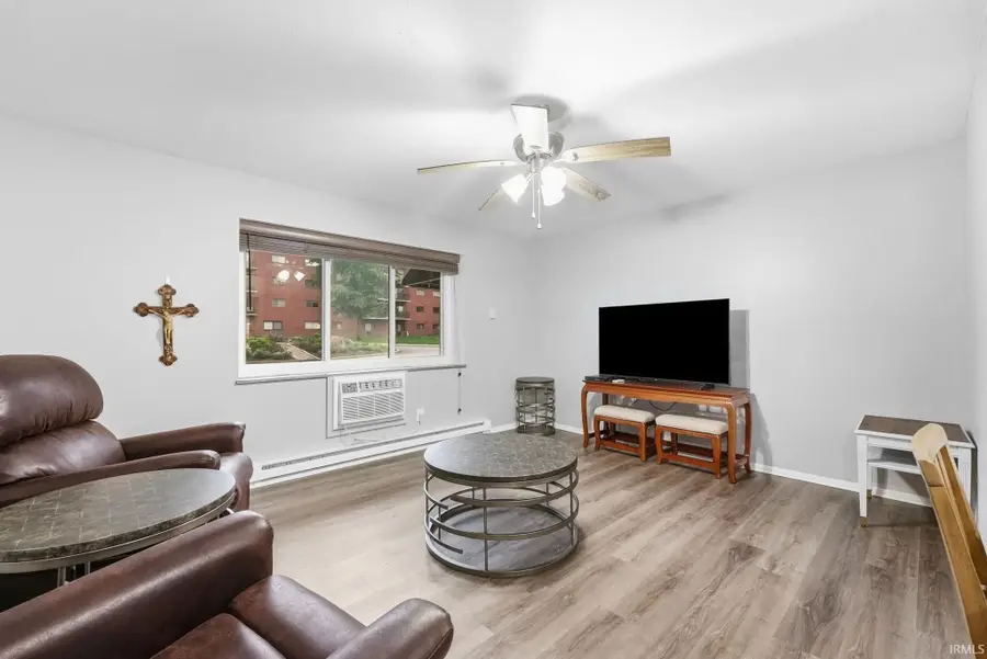 2927 Westbrook Drive #B102, Fort Wayne, IN 46805 - #2