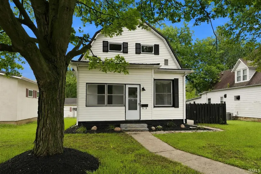 204 N Whitley Street, Columbia City, IN 46725 - #2