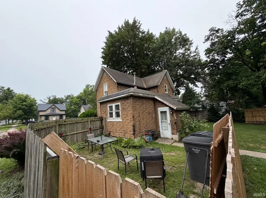 600 W Wolf Avenue, Elkhart, IN 46516 - #3