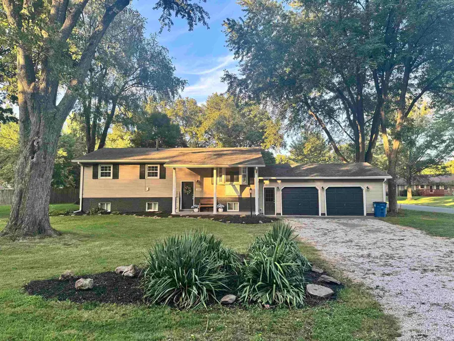906 N Hillcrest Road, Vincennes, IN 47591 - #2