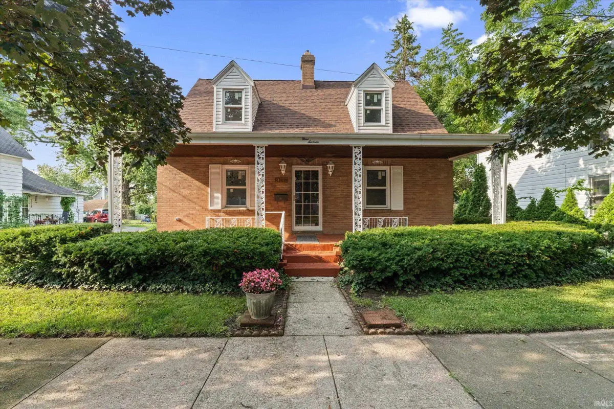 916 E Grove Street, Mishawaka, IN 46545 - #1
