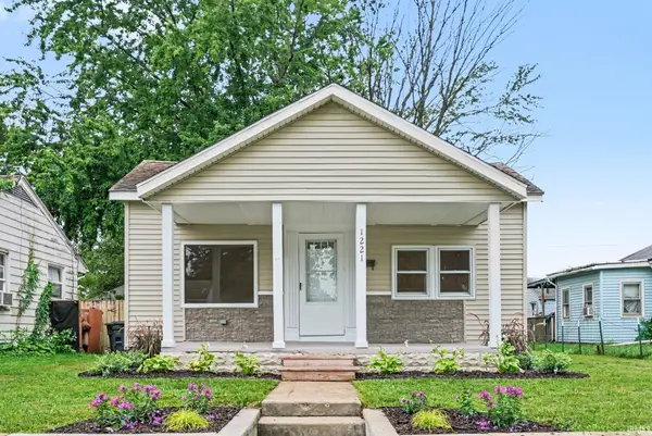 1221 S 32 Street, South Bend, IN 46615