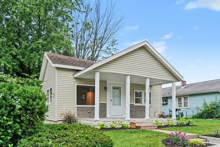 1221 S 32nd Street, South Bend, IN 46615 - #2