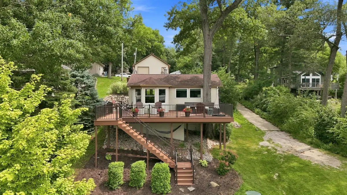 520 Lane 274 Crooked Lk, Angola, IN 46703 - #1