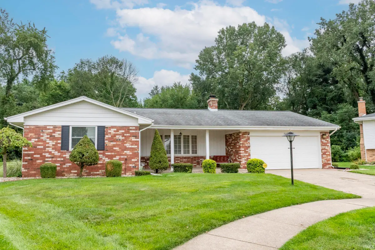 2624 Oak Leaf Cove, South Bend, IN 46628 - #1